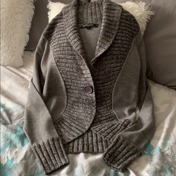 Mandees sweater cardigan with front button size SM - Picture 2 of 6